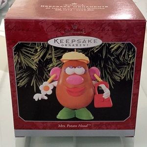 Hallmark Keepsake Ornament Mrs. Potato Head. brand new in Packaging. Dated 1998.